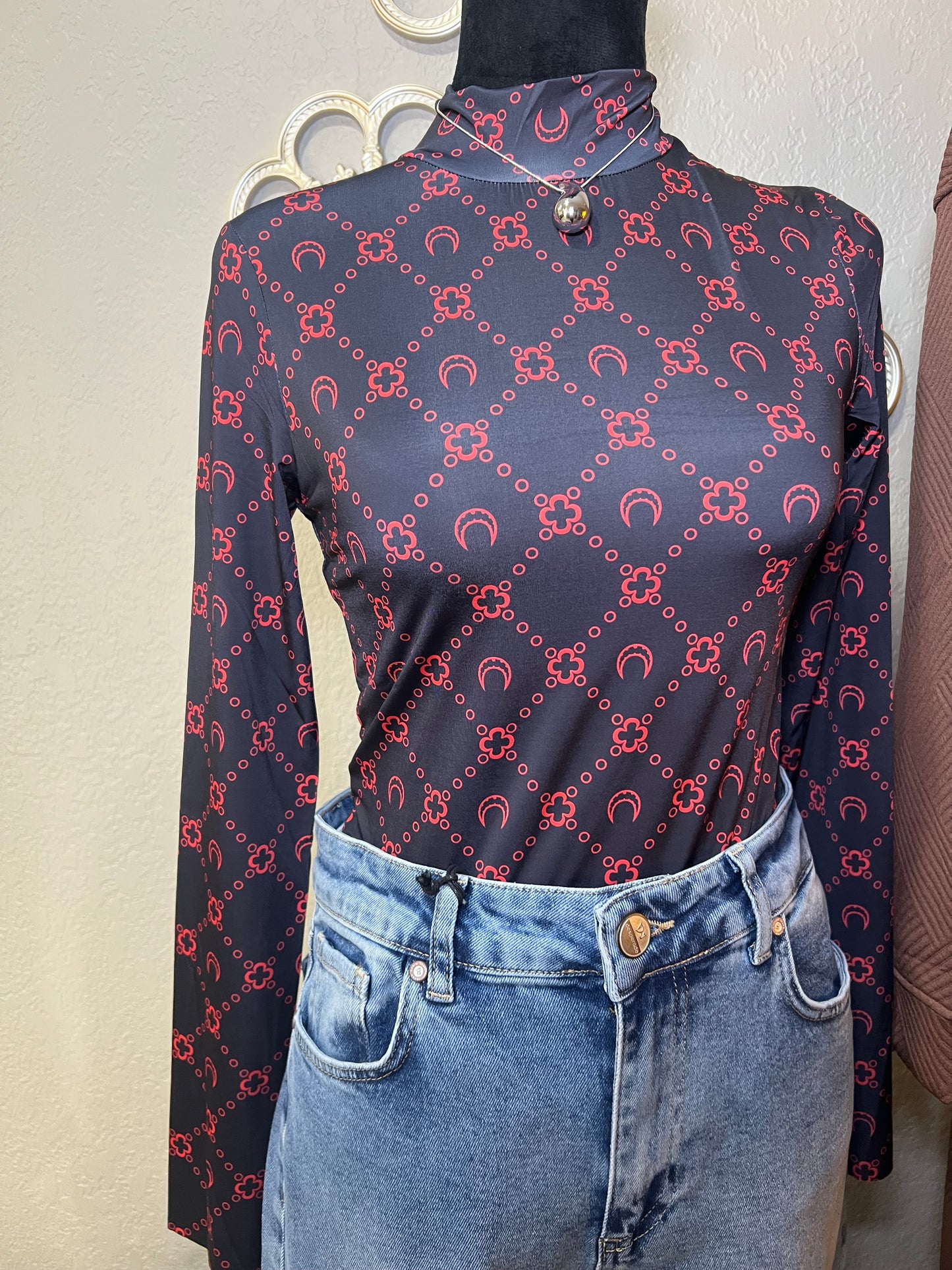 Red clover shirt